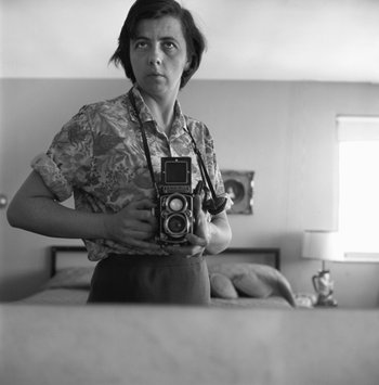 Source: Vivian Maier, courtesy Jeffrey Goldstein Collection Vivian Maier, Highland Park, Ill. 1965.